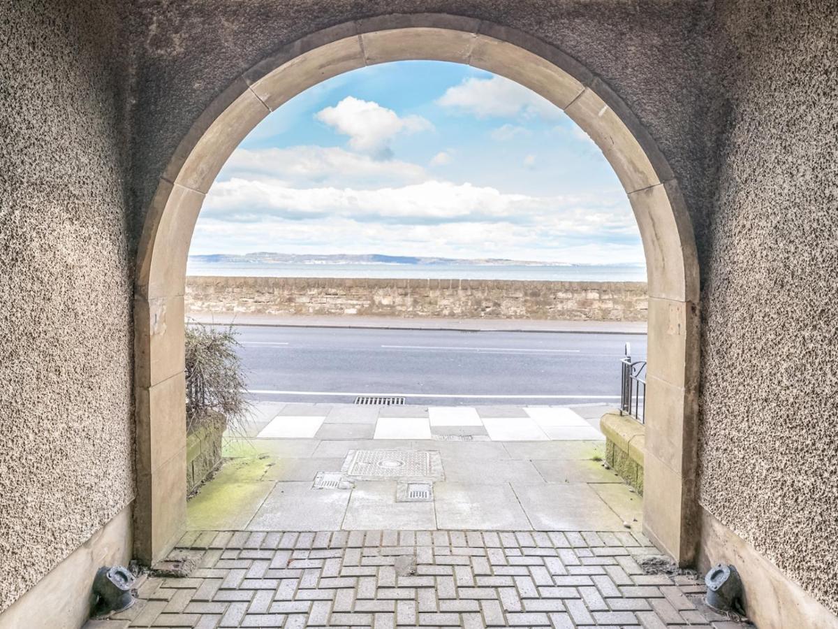 Apartamento Pass The Keys Stunning Flat With Sea View And Parking Edimburgo Exterior foto