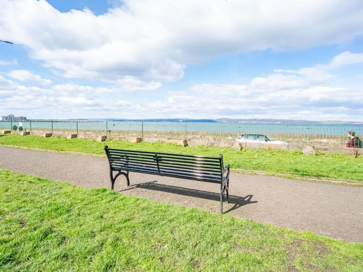 Apartamento Pass The Keys Stunning Flat With Sea View And Parking Edimburgo Exterior foto