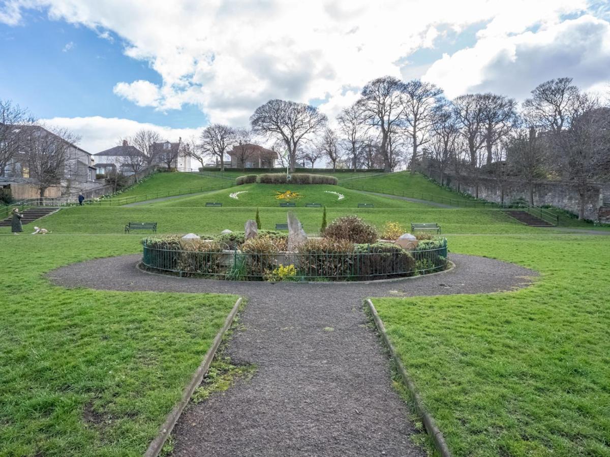 Apartamento Pass The Keys Stunning Flat With Sea View And Parking Edimburgo Exterior foto